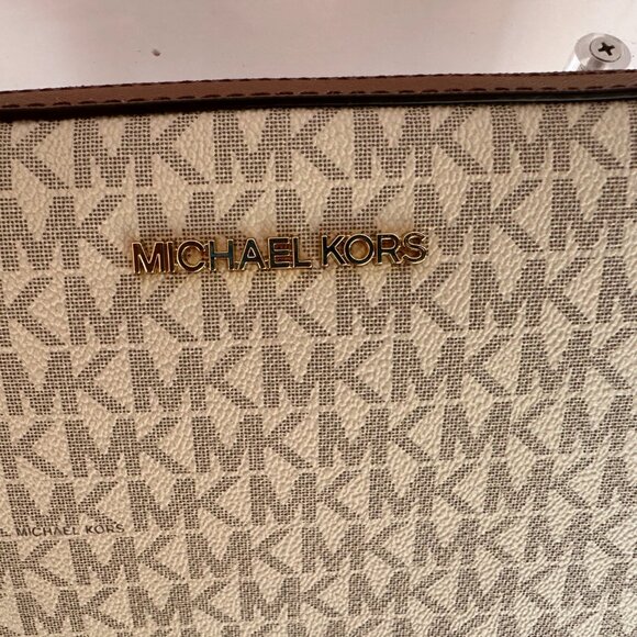Michael Kors Jet Set Signature Logo Crossbody Bag - Picture 5 of 5